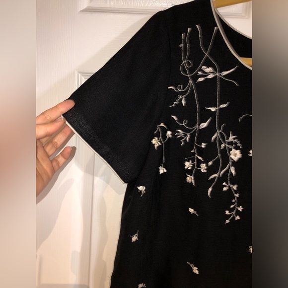 Black Skirt and Blouse Set (Blouse is embroidered). See photos for measurements - Picture 2 of 16